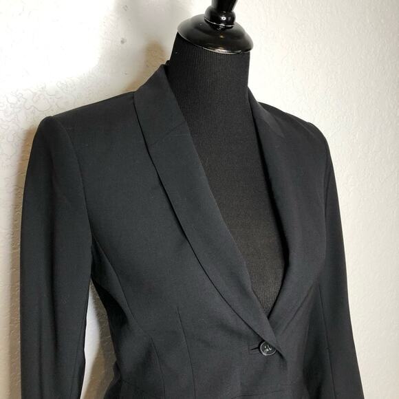 Theory Liv Tailor black wool button front blazer size 4 - Picture 3 of 16